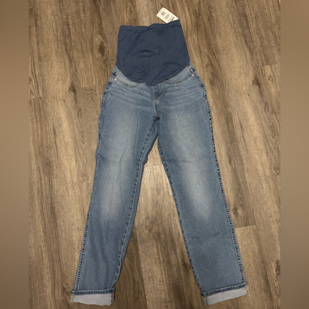 Maternity clothing